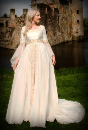 свадебное платье в средневековом стиле